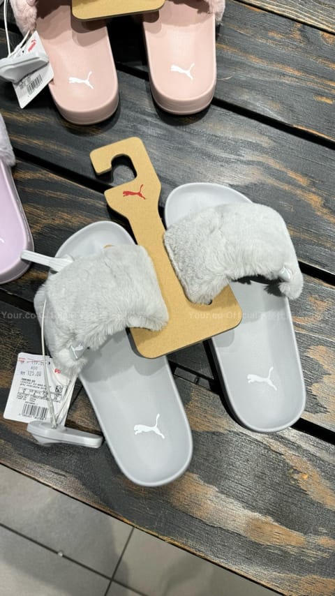 PUMA 毛毛拖鞋