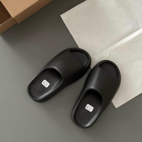 Adidas yeezy 椰子拖鞋