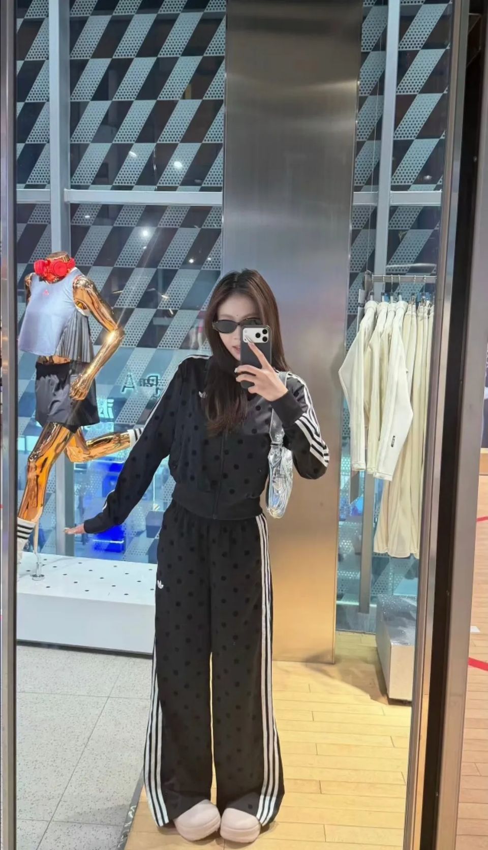 Adidas 波点外套 5
