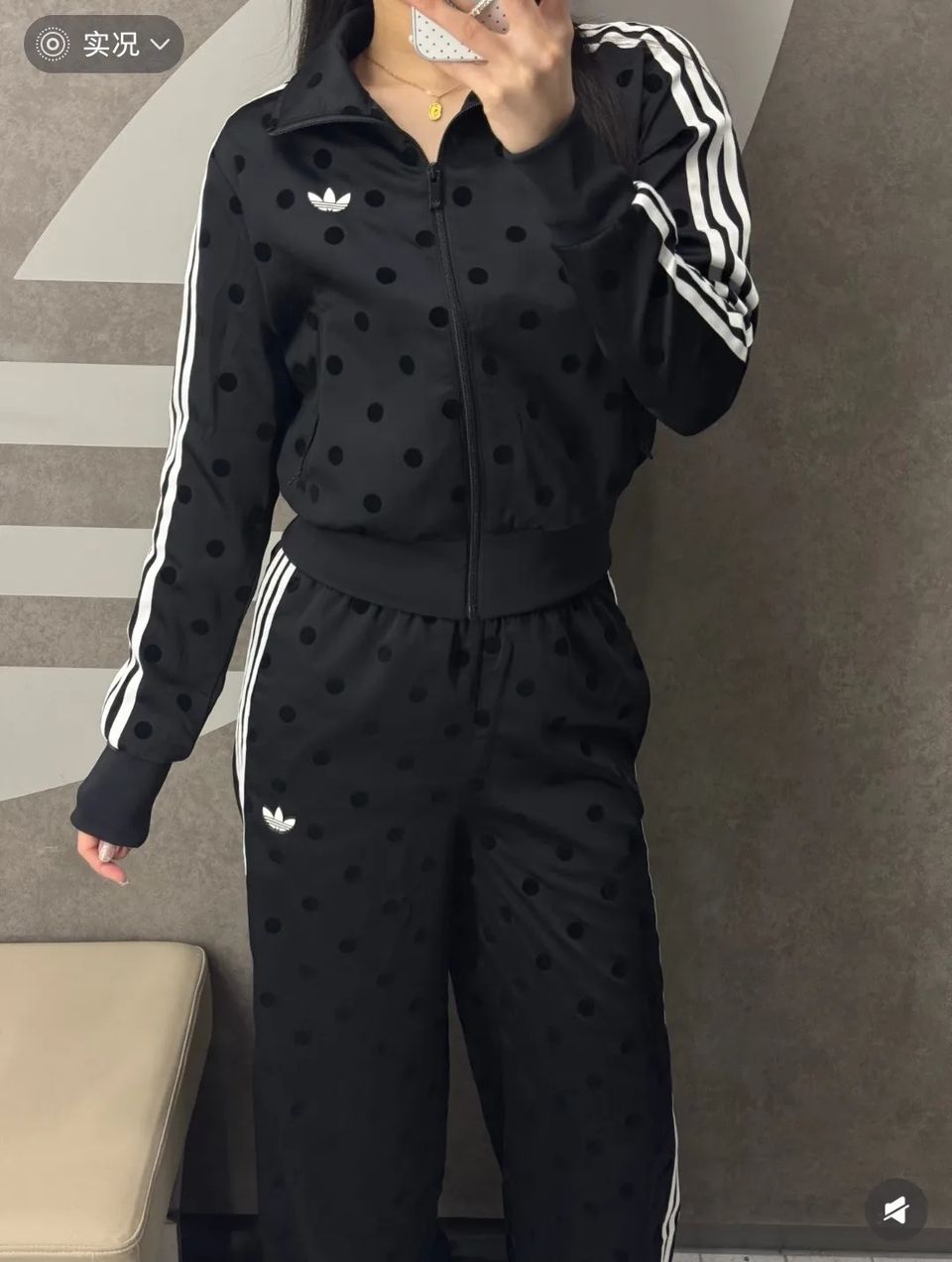 Adidas 波点外套 3