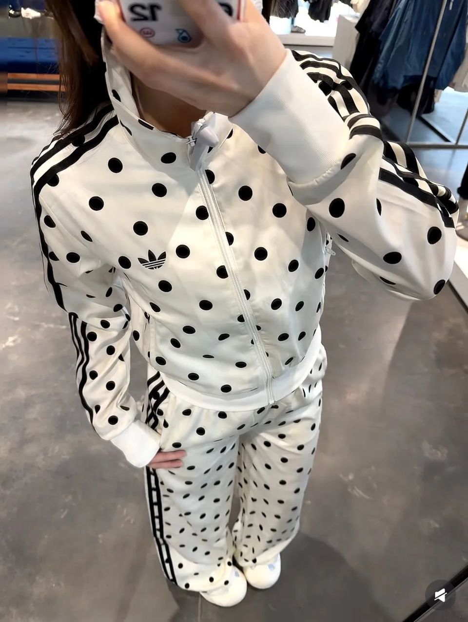 Adidas 波点外套 2