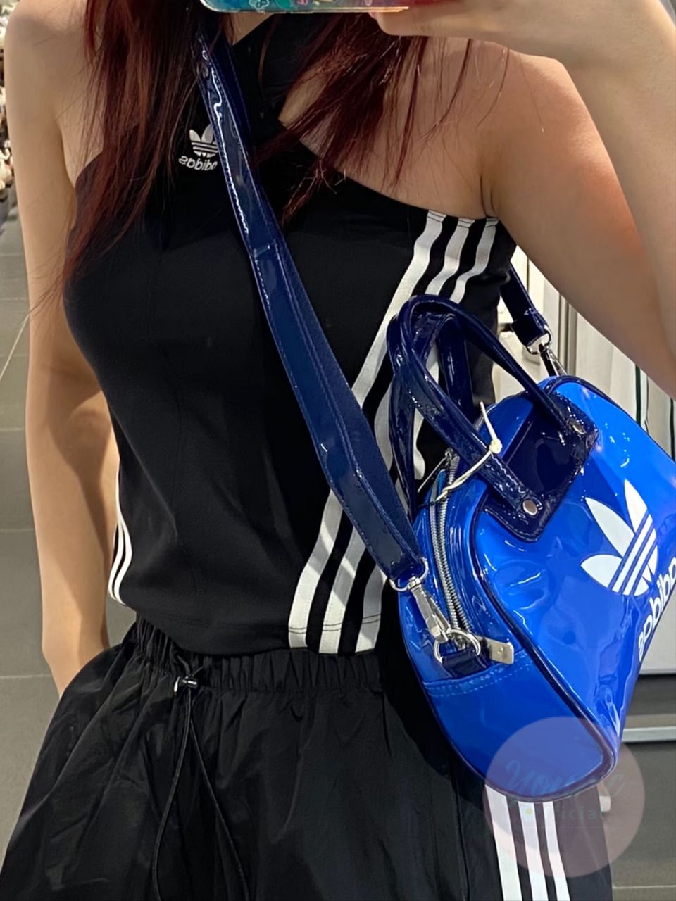 Adidas漆皮果冻包 蓝色 3