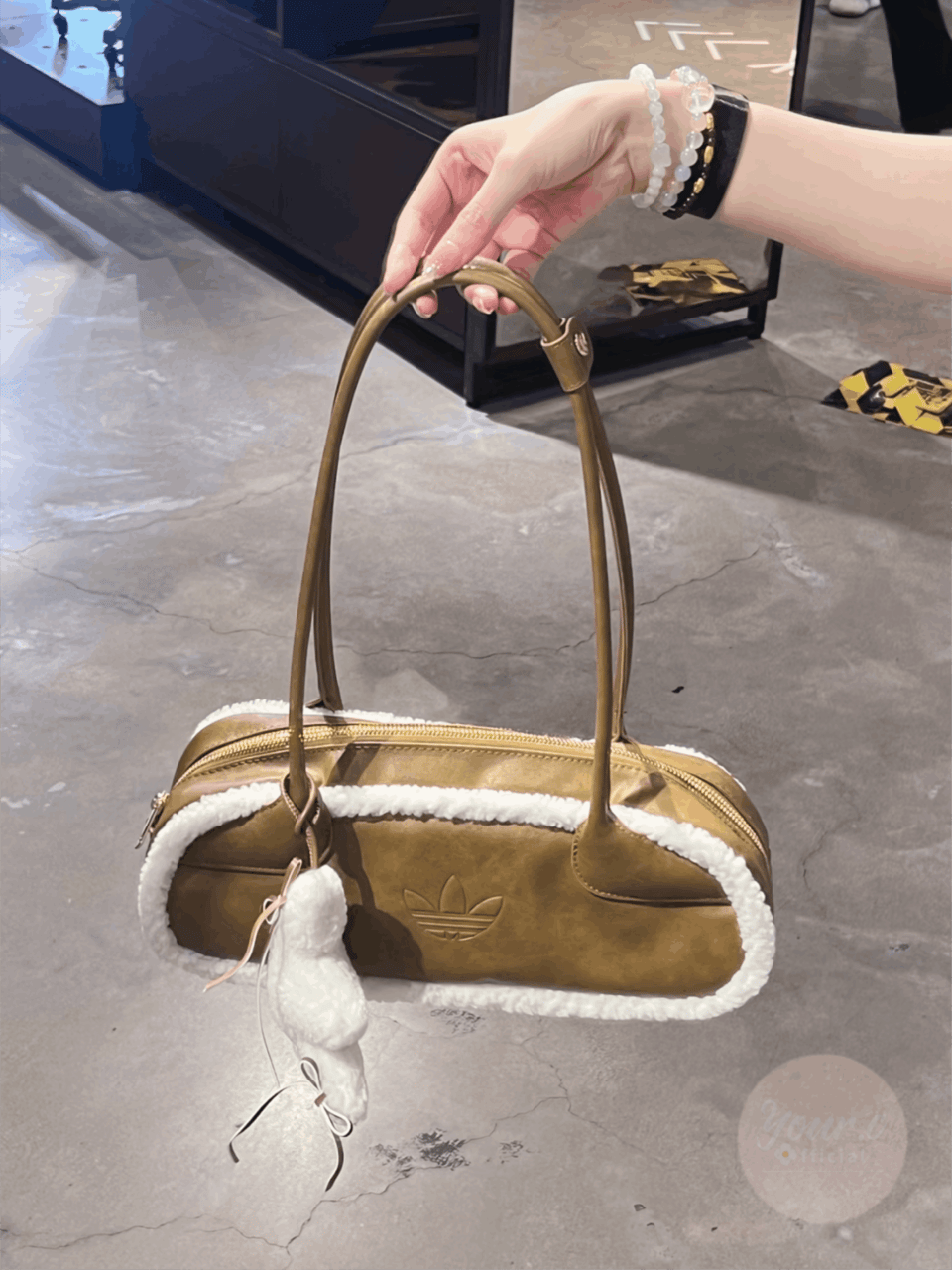 Adidas Miumiu平替！羊羔绒拼接法棍包🥖 4