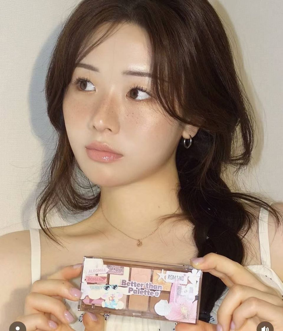 Romand 联名款眼影盘 3