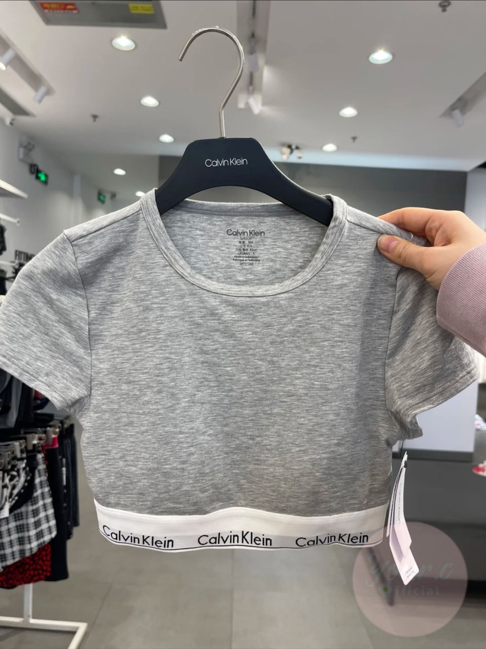 Calvin Klein 文胸短款Tee 3