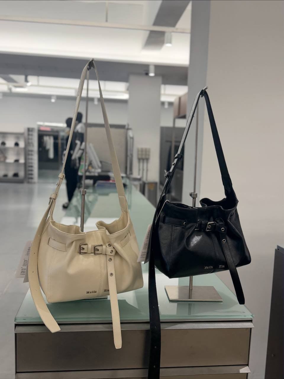 BELTED VOLUNN BUCKET BAG 3