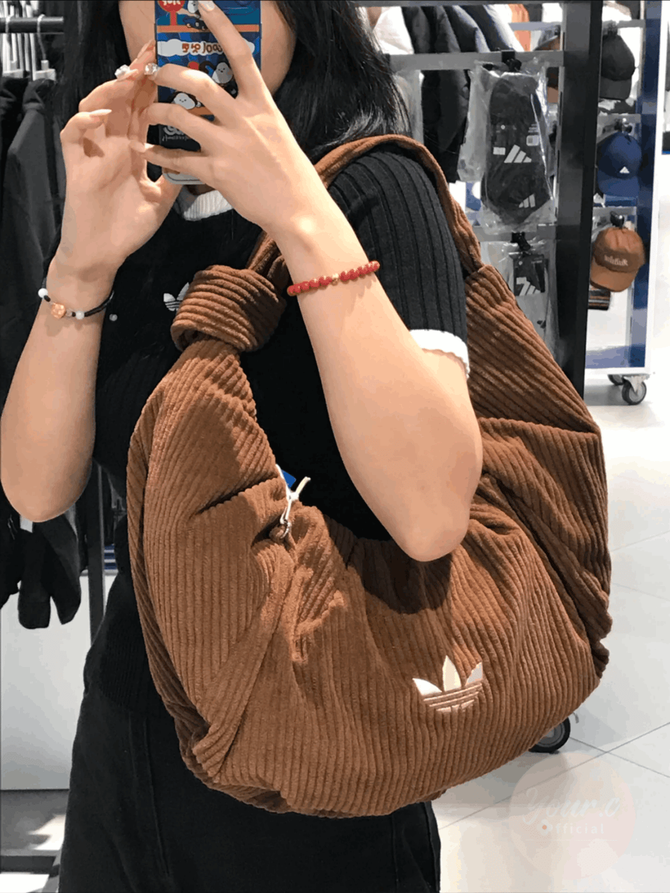 Adidas 灯芯绒饺子包 2