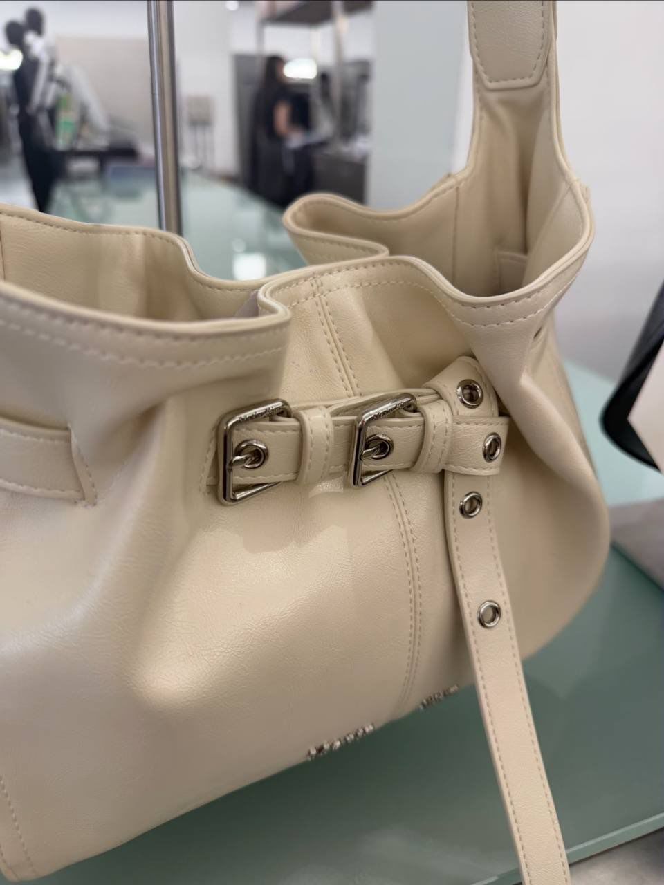BELTED VOLUNN BUCKET BAG 5