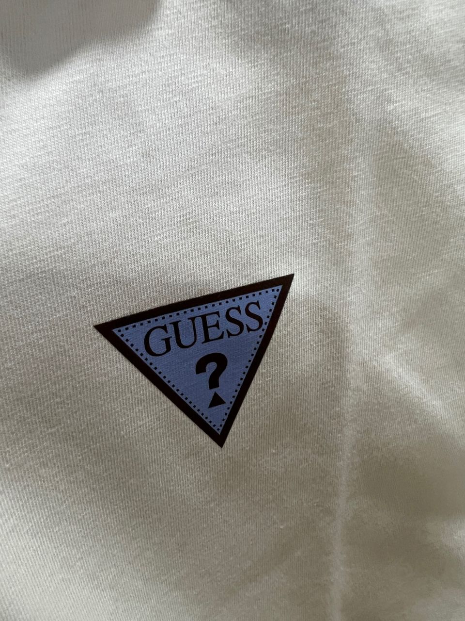 GUESS T-SHIRT 4