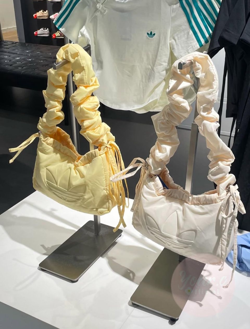 Adidas 水桶云朵包 4