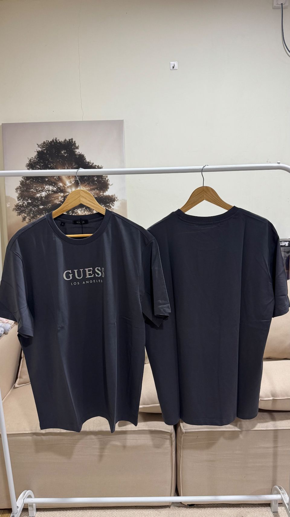 GUESS 镭射款 3