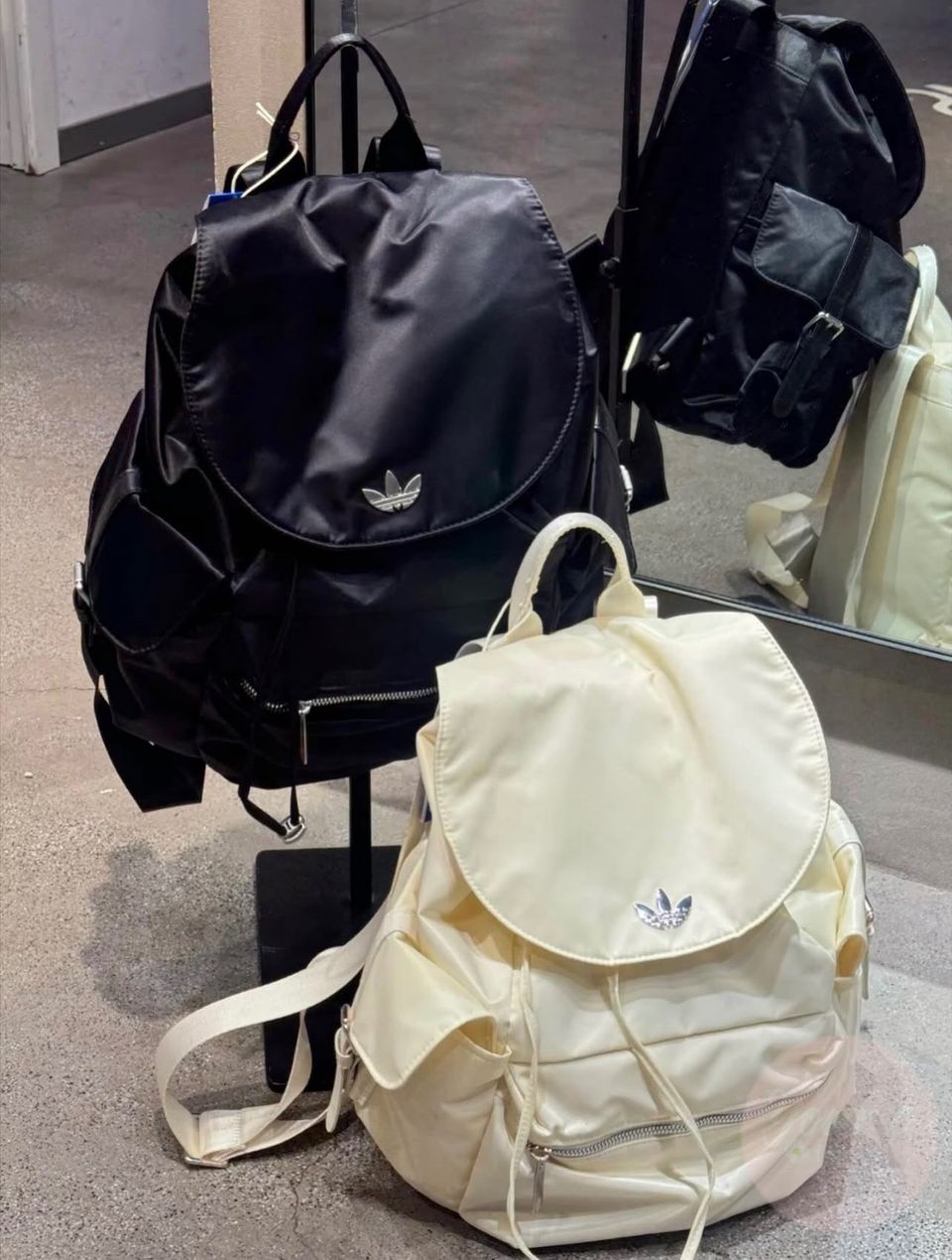Adidas 双肩包 4