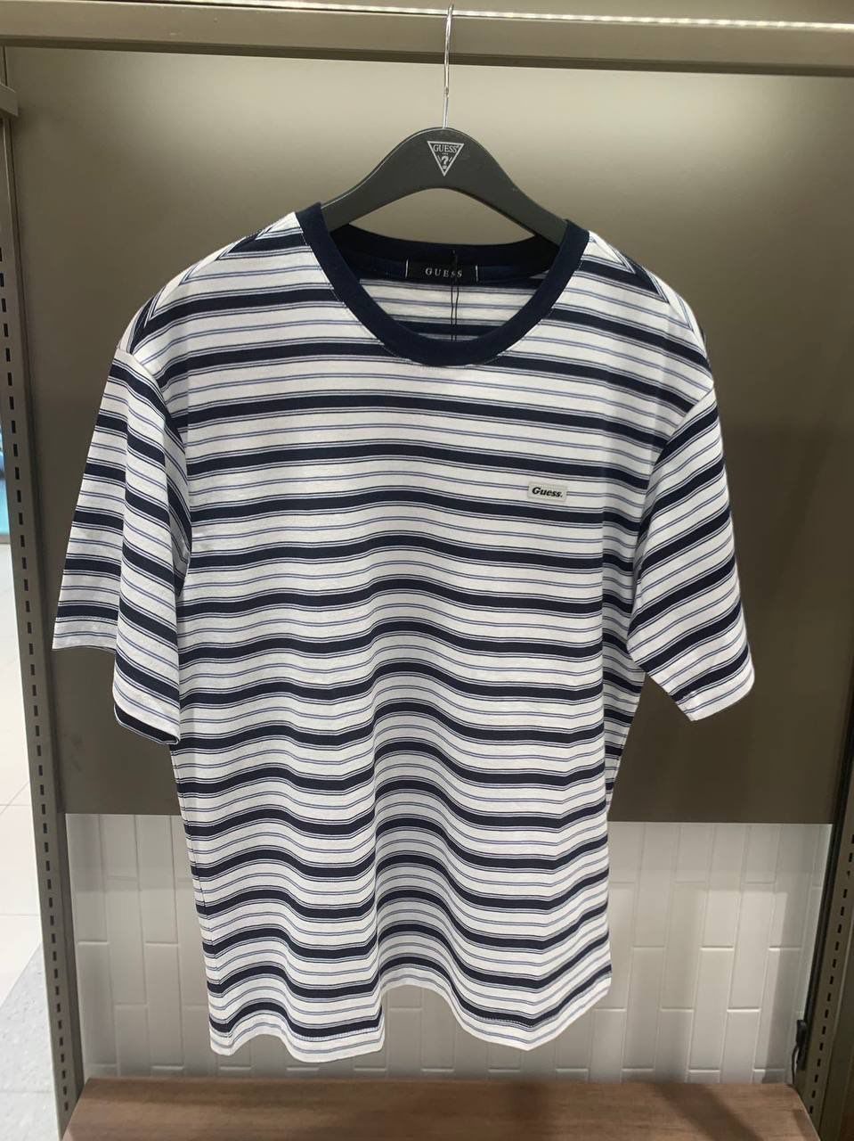 GUESS T- SHIRT 3