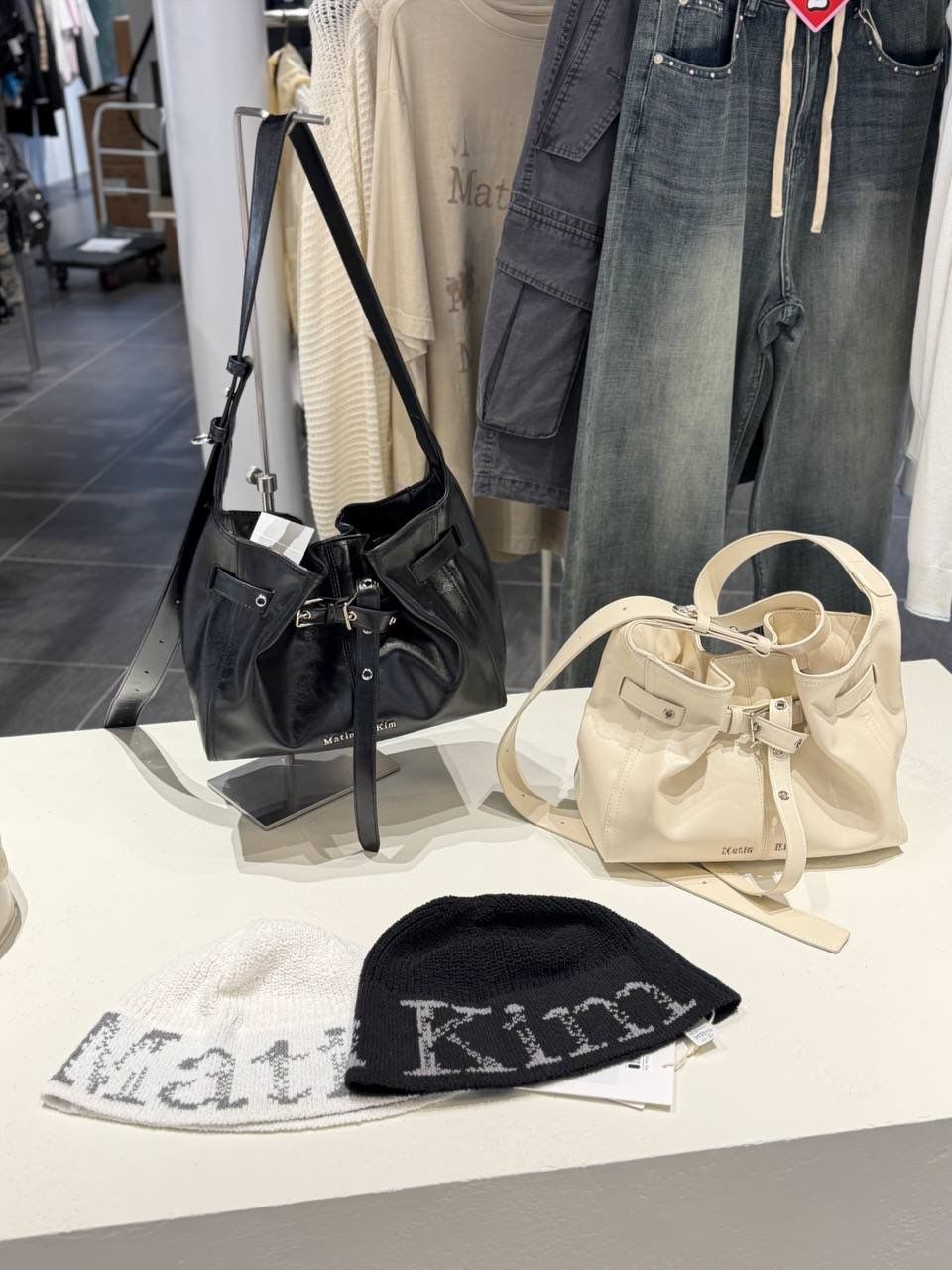 BELTED VOLUNN BUCKET BAG 2