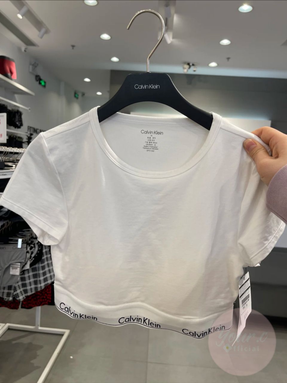 Calvin Klein 文胸短款Tee 4