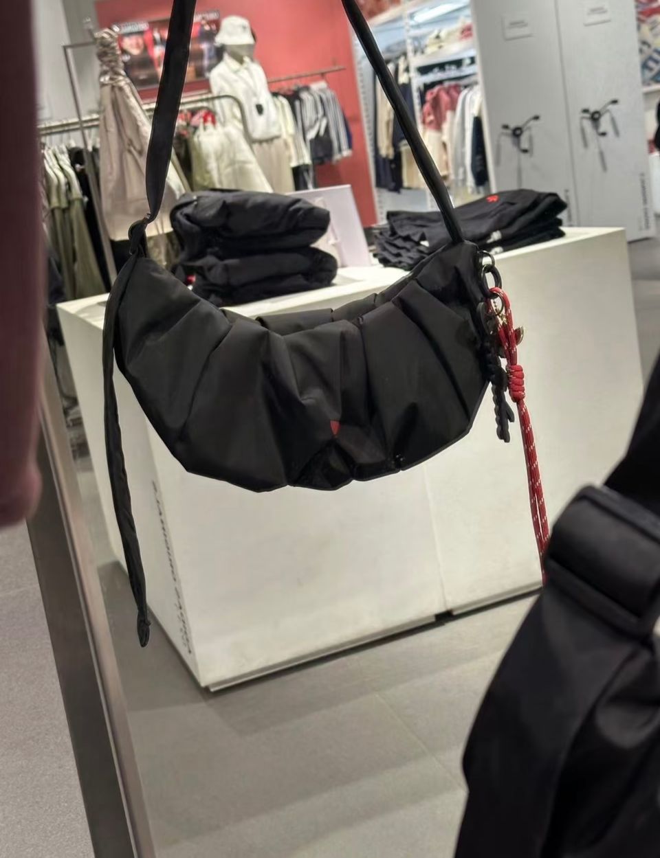 Adidas 新年款云朵羊角包 4