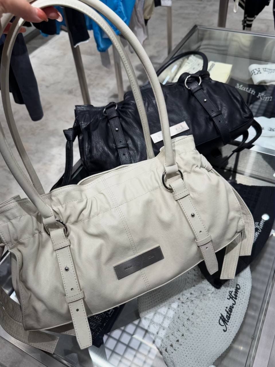 🇰🇷SHIRRING TIE BUCKLE SHOULDER BAG 3